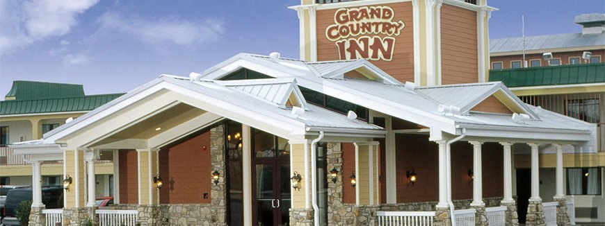 Grand Country Inn/ Indoor & Outdoor Water Park in Branson, Missouri