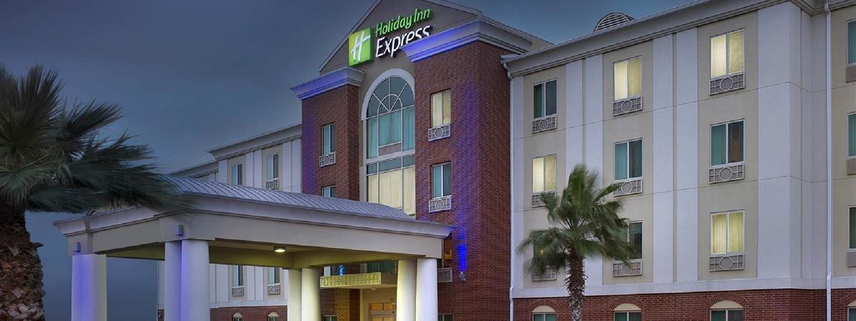Holiday Inn Express & Suites San Antonio-West-SeaWorld Area in San Antonio, Texas