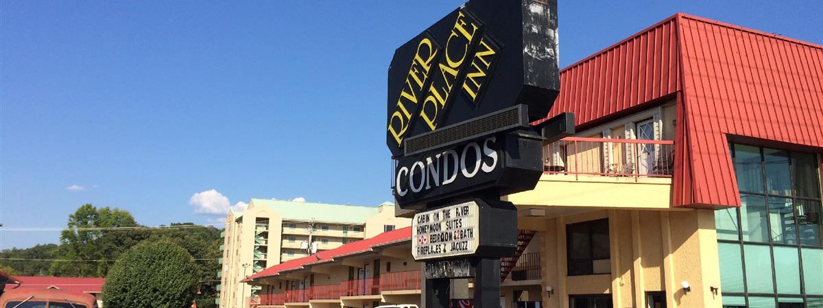 River Place Inn in Pigeon Forge, Tennessee